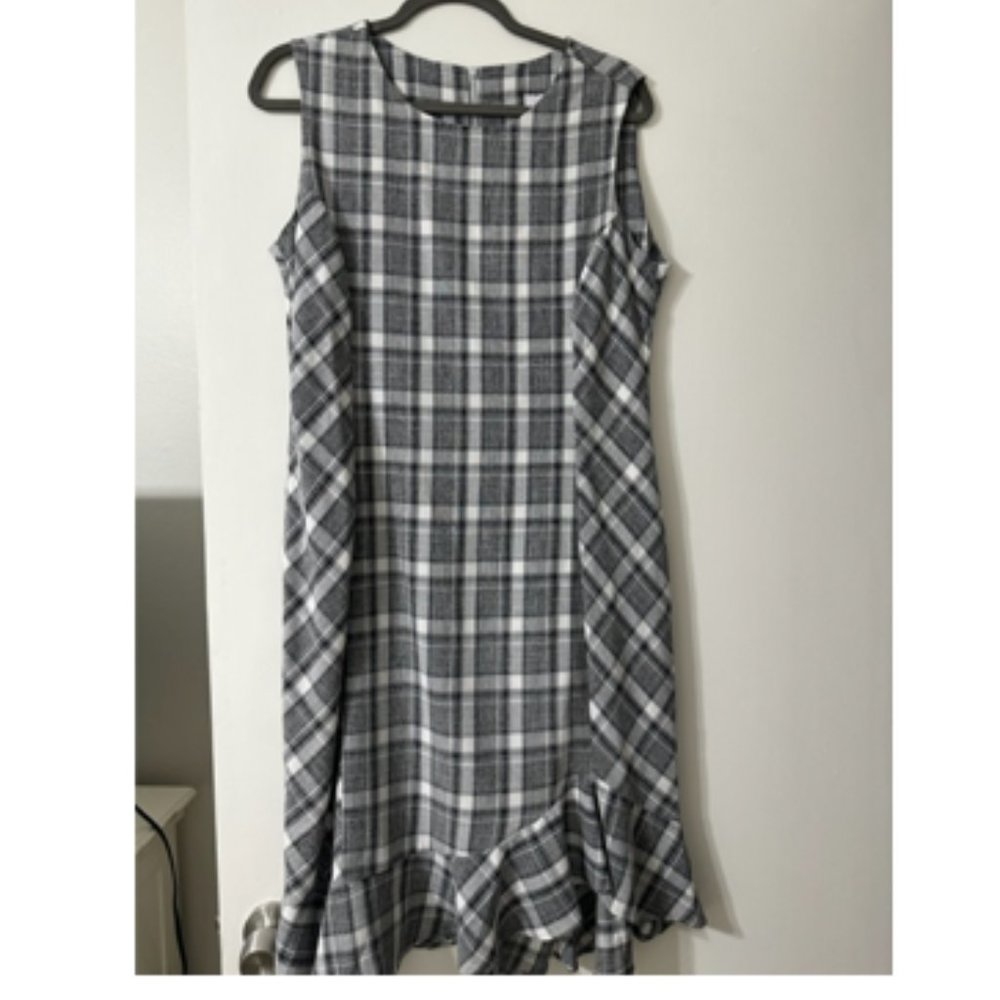NWT Lesley Evers Gray/Black Dress in Size L